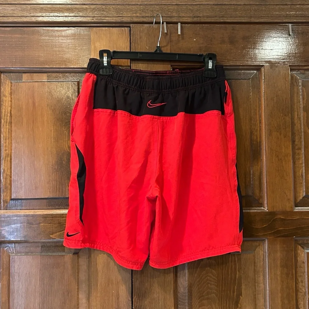 Nike‎ Swim Trunks Men’s Medium Drawstring Pockets Lined Red Black